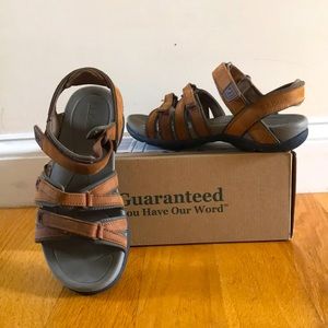 L.L.Bean Boothbay Sandal size 6. Brown. Worn once.